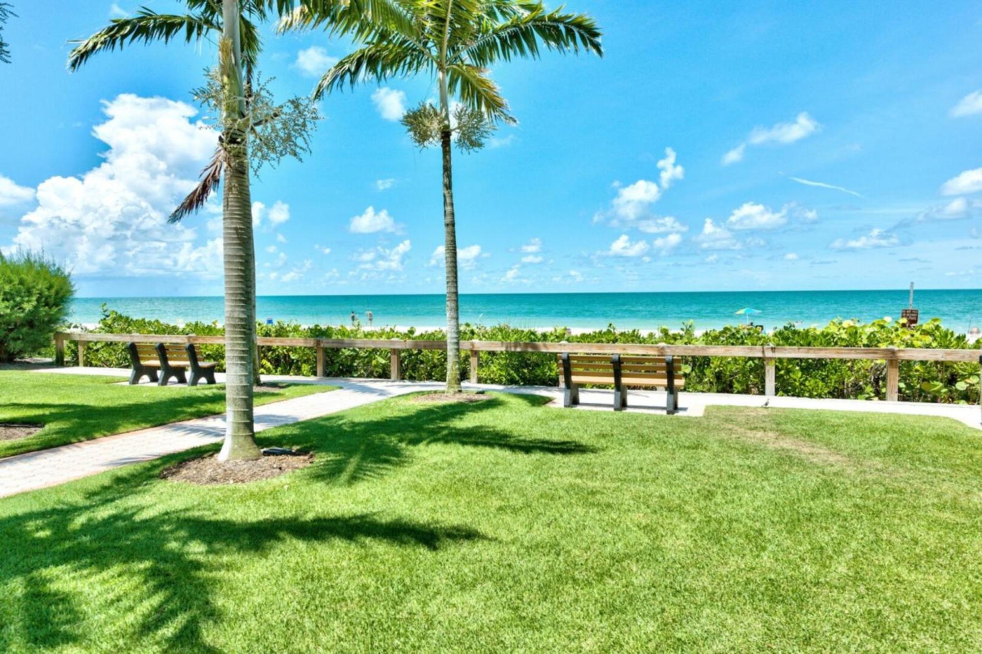 Le Malo Vacation Naples